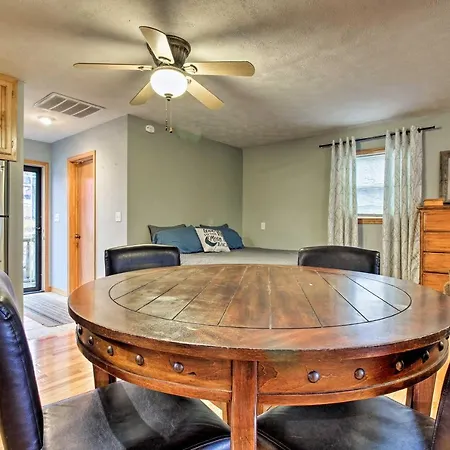 Stockton Lake Escape With Kitchen, Half Mile To Lake Exterior photo