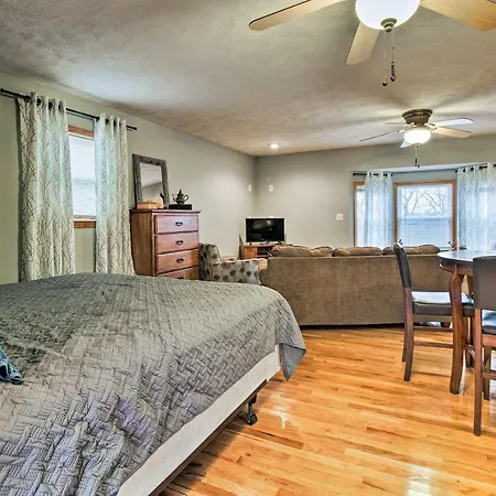 Stockton Lake Escape With Kitchen, Half Mile To Lake Exterior photo