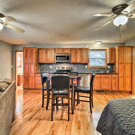 Stockton Lake Escape With Kitchen, Half Mile To Lake Exterior photo