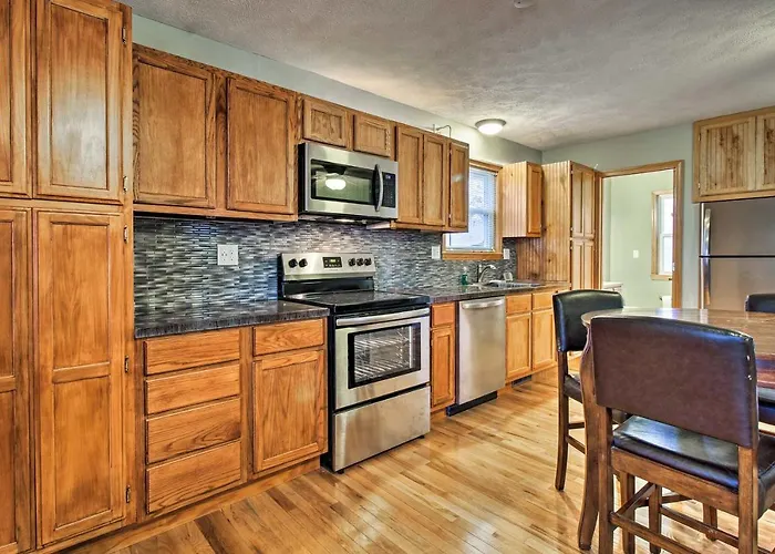Stockton Lake Escape With Kitchen, Half Mile To Lake