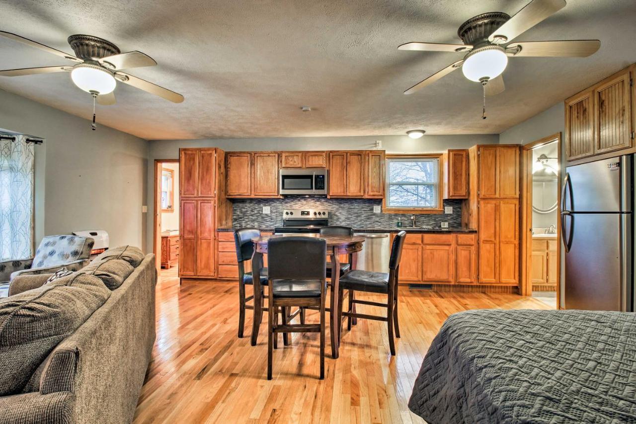 Escape With Kitchen, Half Mile To Apartment Stockton